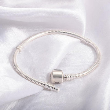Lovely 925 Solid Silver Chain Charm Bracelet - Best Online Prices - The Jewellery Supermarket